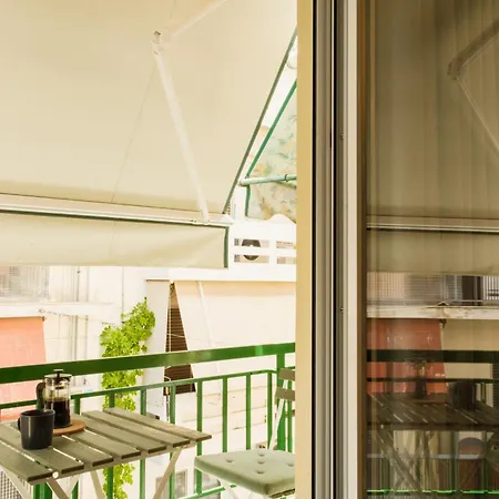 2 Bedroom Cozy Stylish Apartment