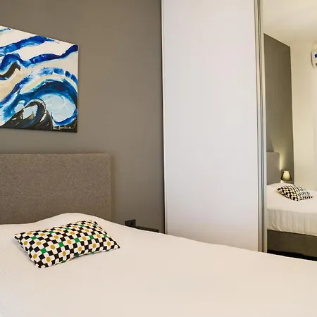 Apartment 2 Bedroom Cozy Stylish